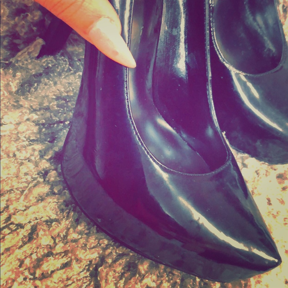 Black Patten leather pump